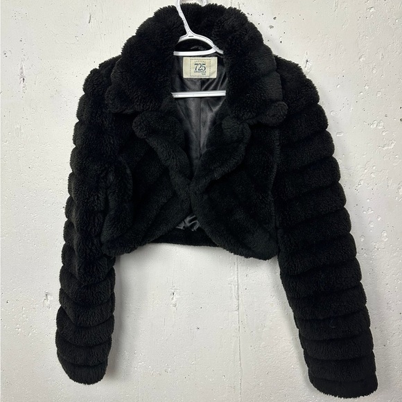 725 originals Jackets & Blazers - 725 Faux Fur Jacket size